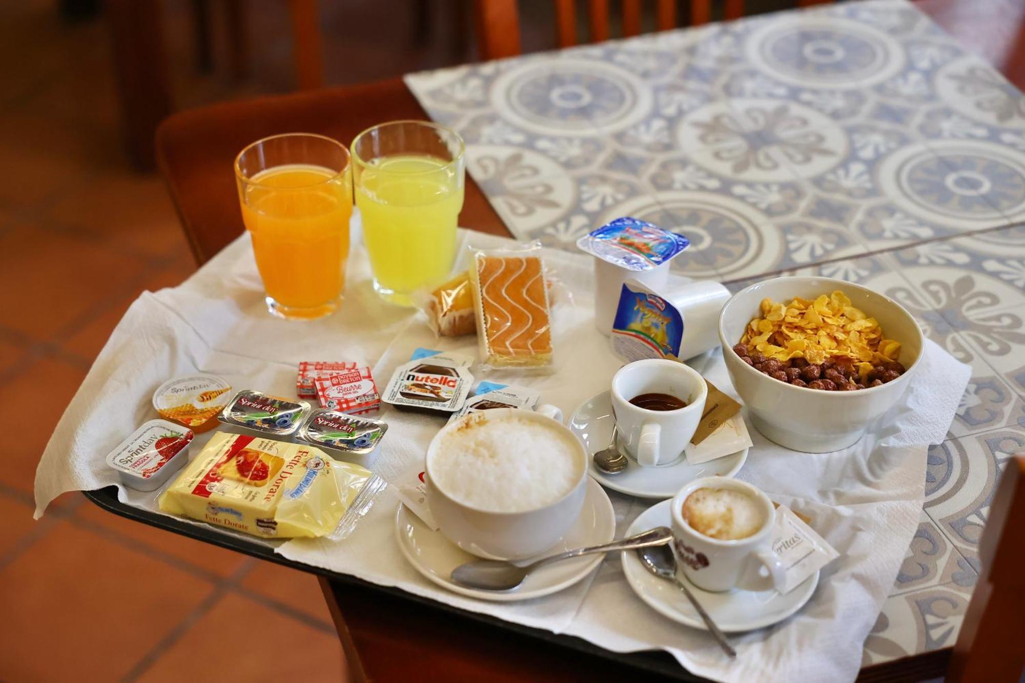Hotel Max Аверса Екстер'єр фото