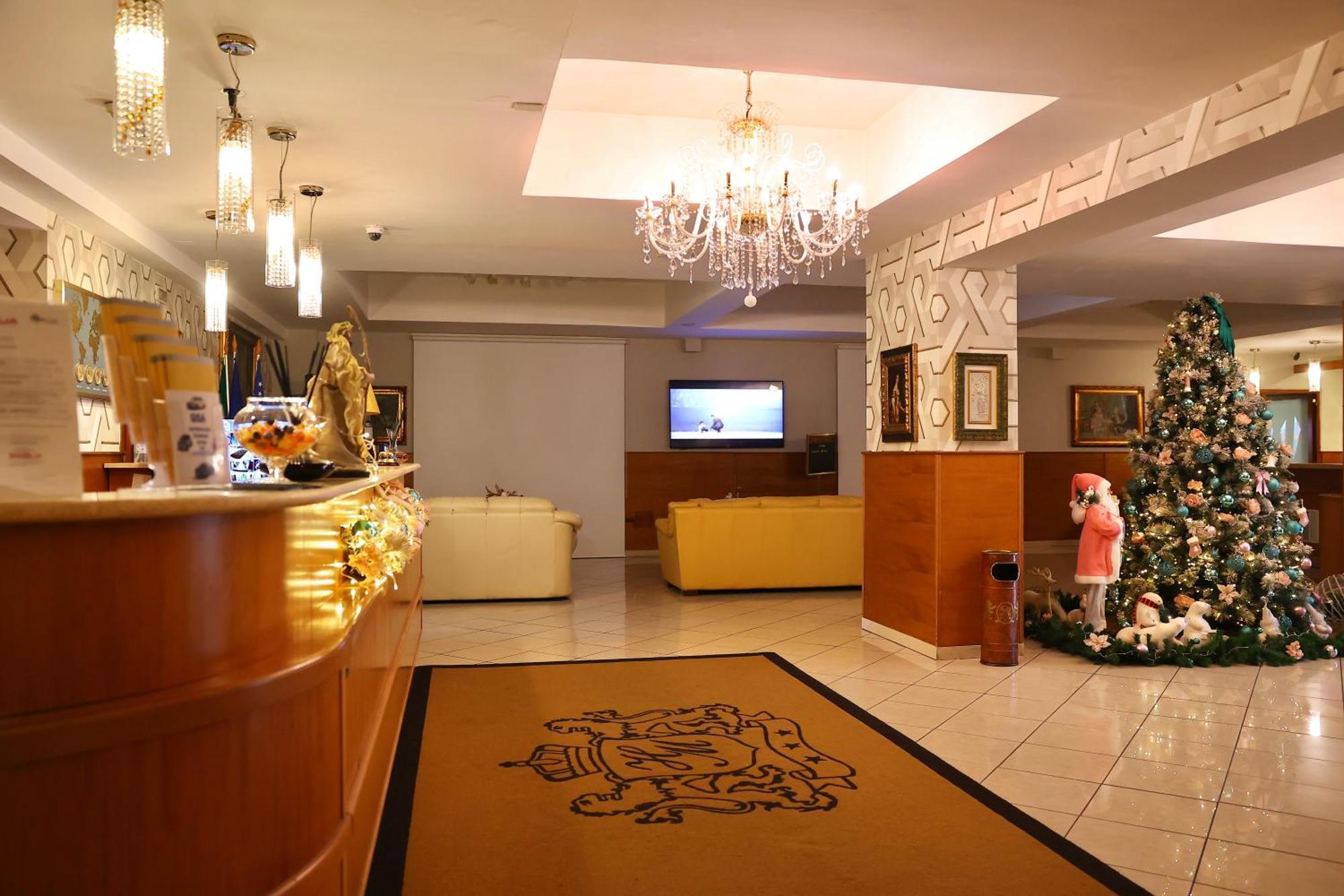 Hotel Max Аверса Екстер'єр фото