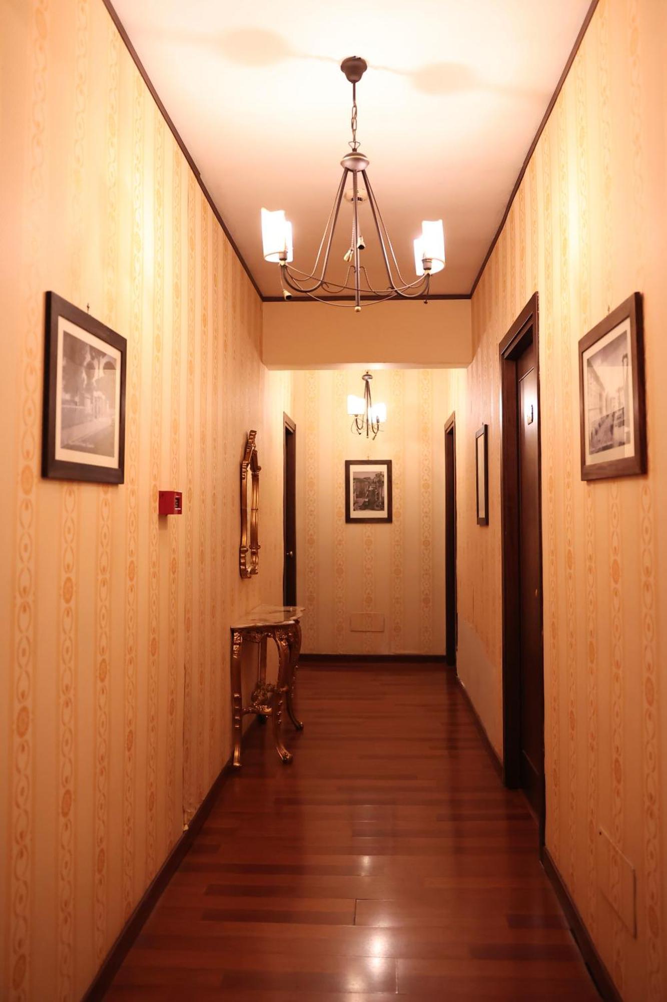 Hotel Max Аверса Екстер'єр фото