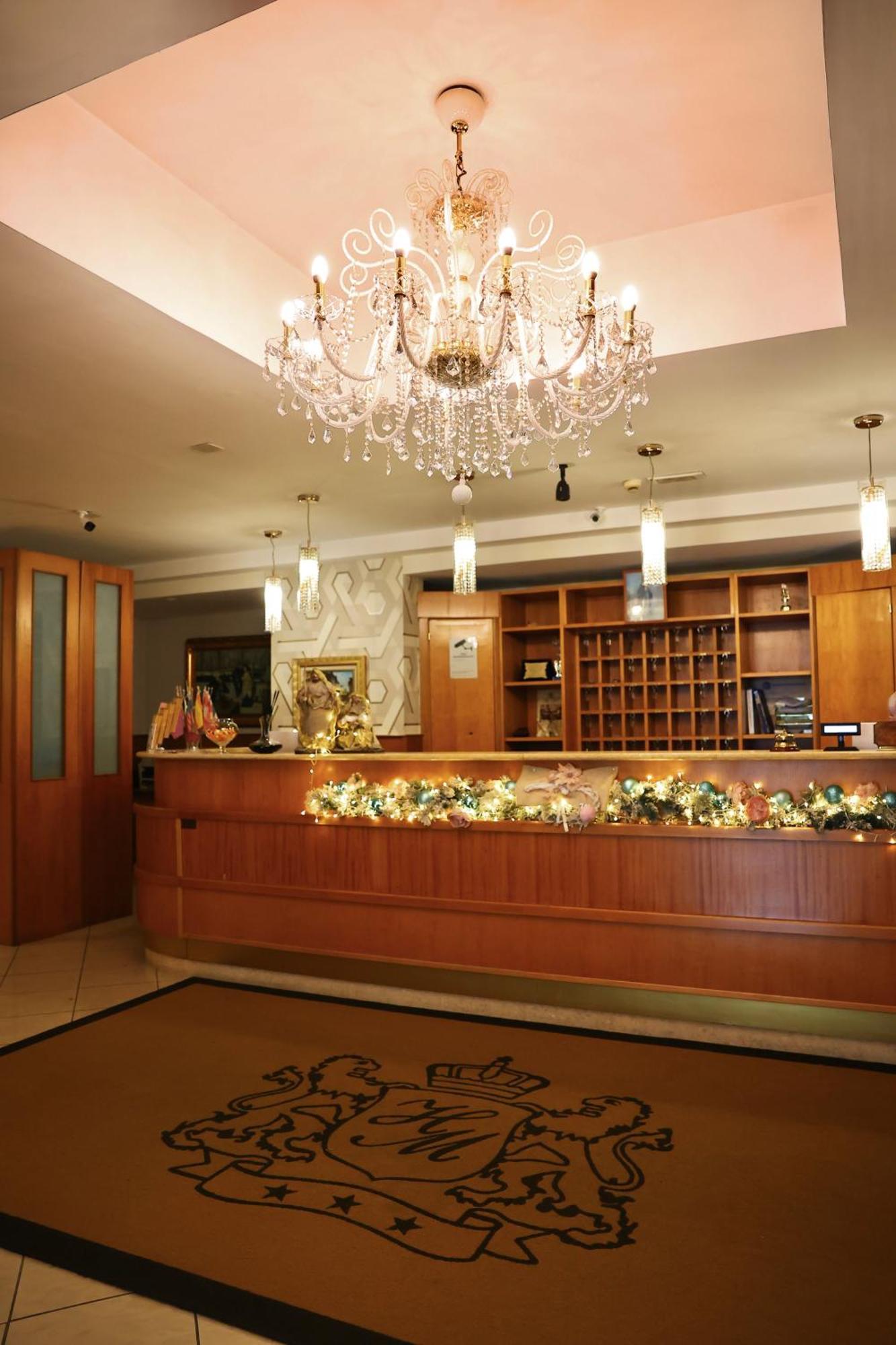 Hotel Max Аверса Екстер'єр фото