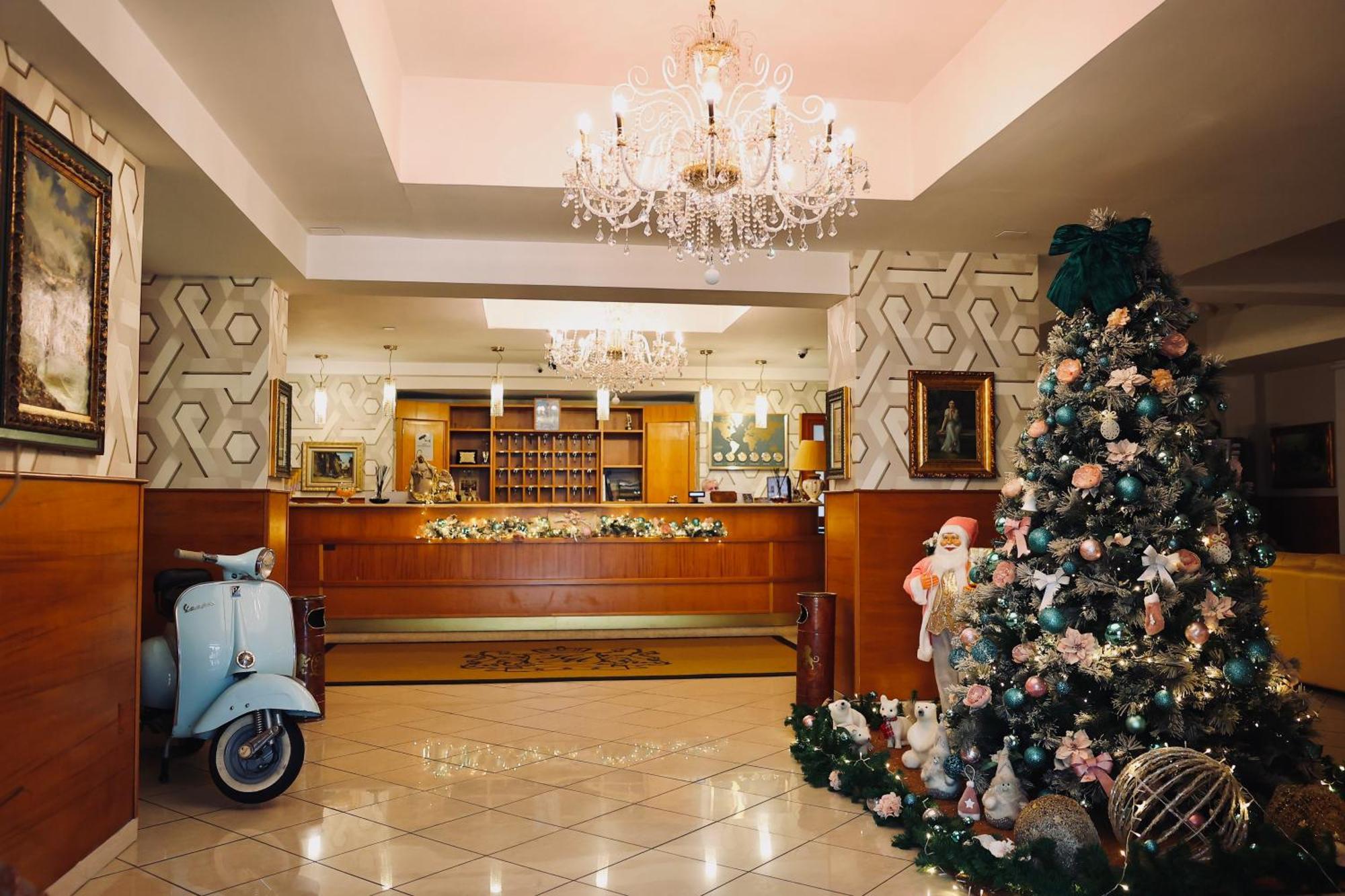Hotel Max Аверса Екстер'єр фото