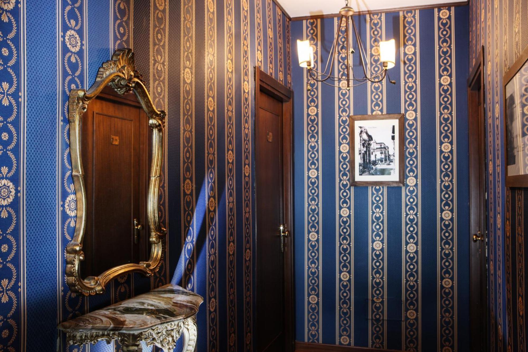 Hotel Max Аверса Екстер'єр фото